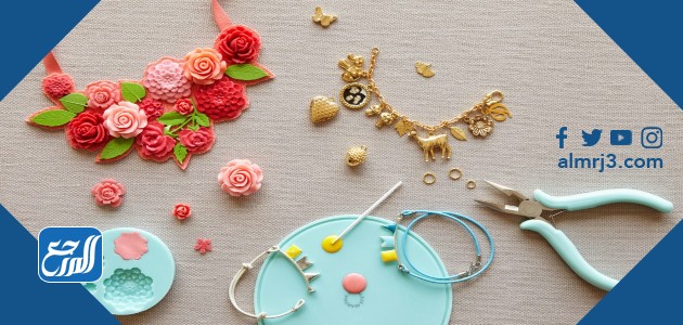 أفكار مشاريع صغيرة مربحة جدا وغير مكلفة للنساء في ظل ارتفاع الأسعار وكثرة الالتزامات أصبح فئة كبيرة من النساء يبحثن عن عمل أو إقامة مشروع خاص بهن، من أجل رفع الدخل المادي لأسرهن أو لتلبية احتياجاتهم الشخصية والبعض الأخر من أجل الاستقلالية، والغالبية العظمى من النساء يبحثن عن أفكار لمشاريع صغيرة لها أرباح عالية وبتكلفة بسيطة