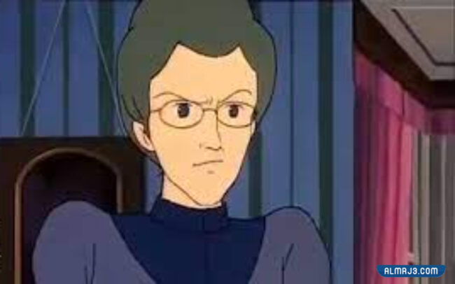 الآنسة منشن مديرة مدرسة سارة كروي