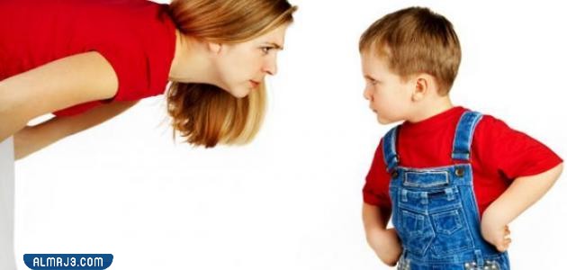 كيف تتعامل مع طفل عنيد ومتوتر يبلغ من العمر ثلاث سنوات