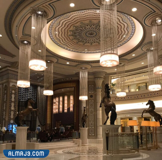 مطعم كورسيا لاونج