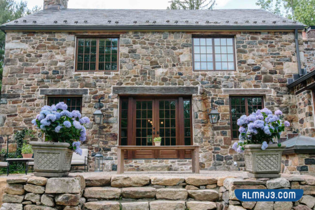 واجهات منازل من الحجر