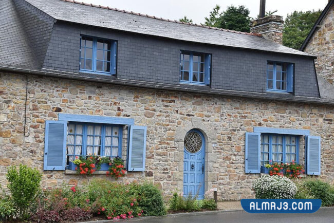 واجهات منازل من الحجر