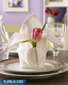 طريقة زهرة السوسن للمائدة