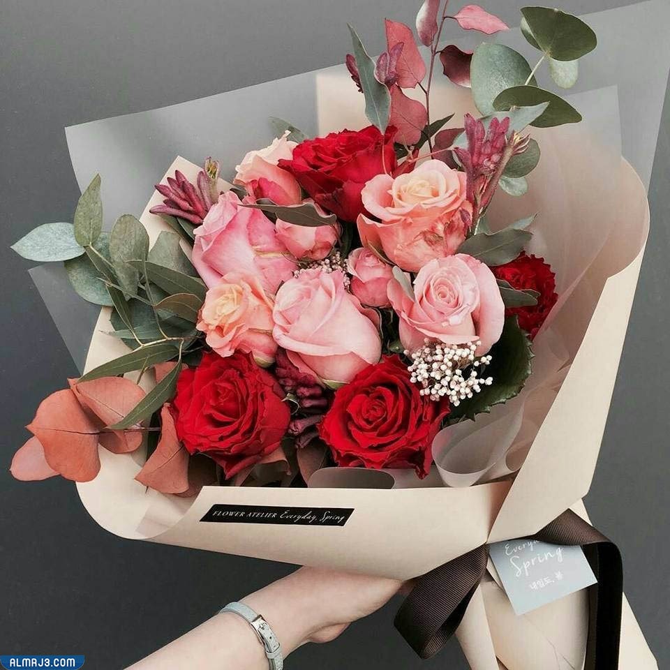 باقة من الورد والأزهار - أجمل 10 افكار هدايا عيد ميلاد للنساء جزائر 2022
