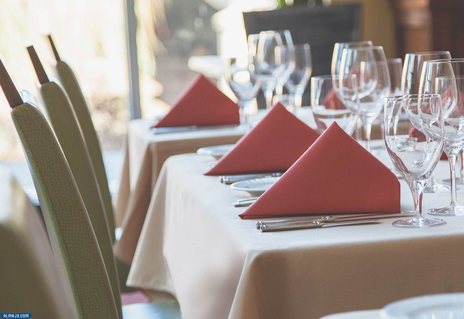 اتيكيت ترتيب طاولة الطعام بالصور