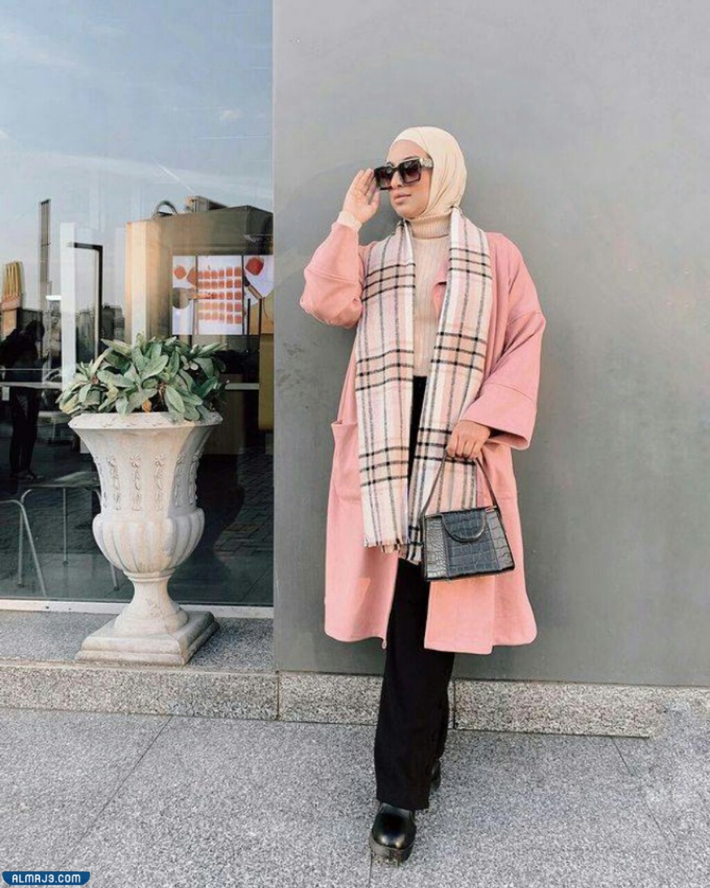 السكارف الملون مع الجاكيت الطويل