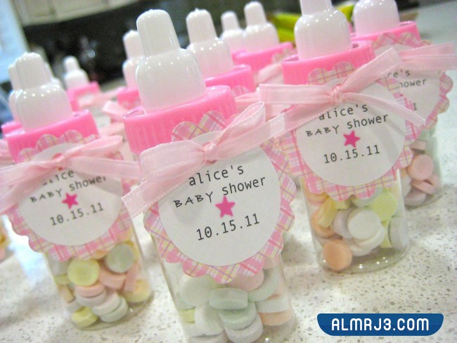 ببرونة أطفال مليئة بالحلوى