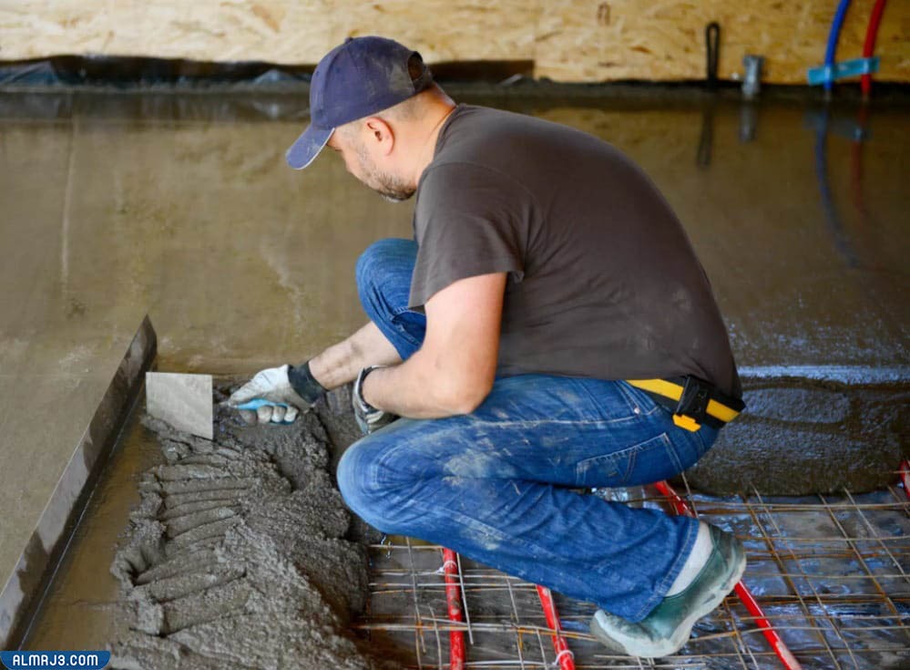 تركيب السباكة والكهرباء قبل صب الخرسانة