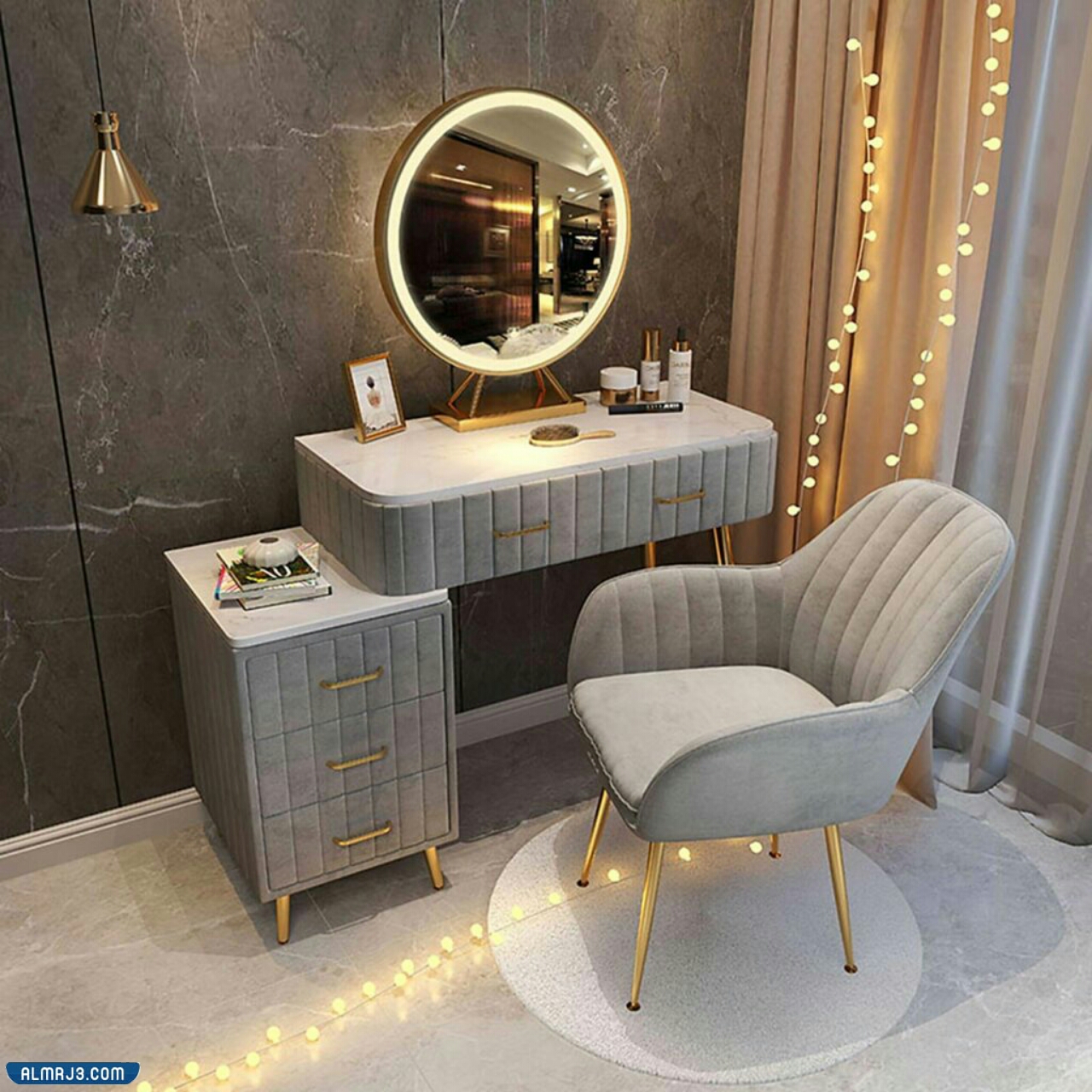 modern bedroom vanity with mirror        <h3 class=