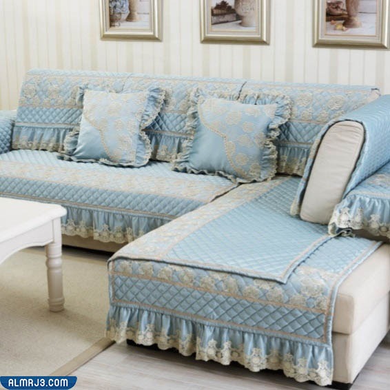 تغير أغطية الكنب والوسائد