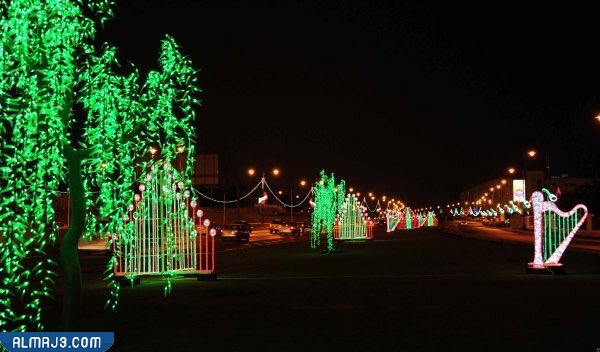 زينة العيد الوطني العماني في الحدائق