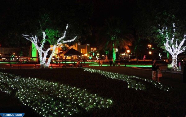 زينة العيد الوطني العماني في الحدائق