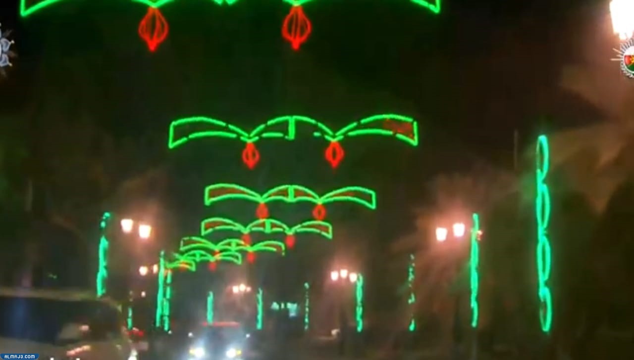 زينة العيد الوطني العماني في الحدائق