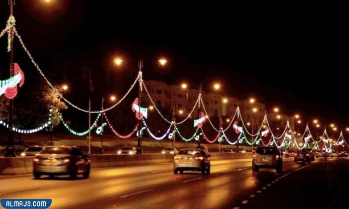 زينة العيد الوطني العماني في الشارع