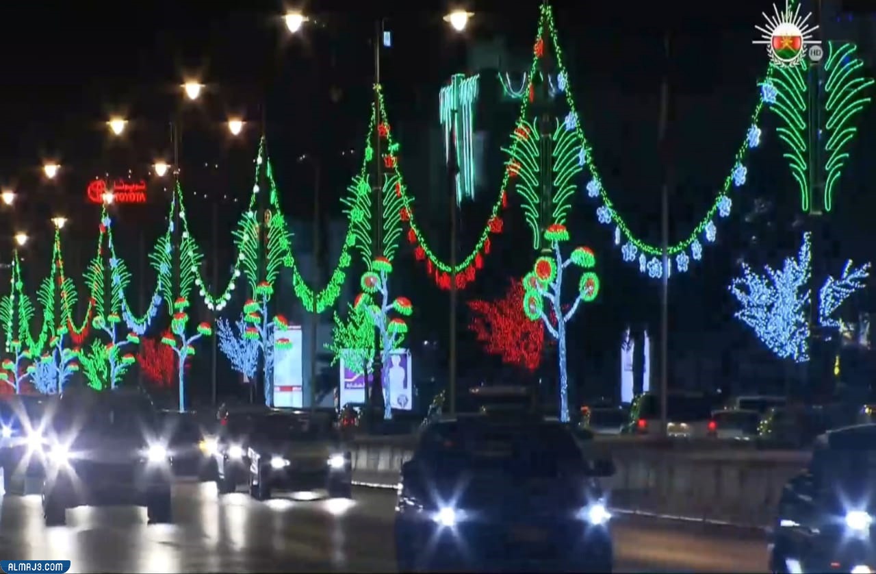 زينة العيد الوطني العماني في الشارع