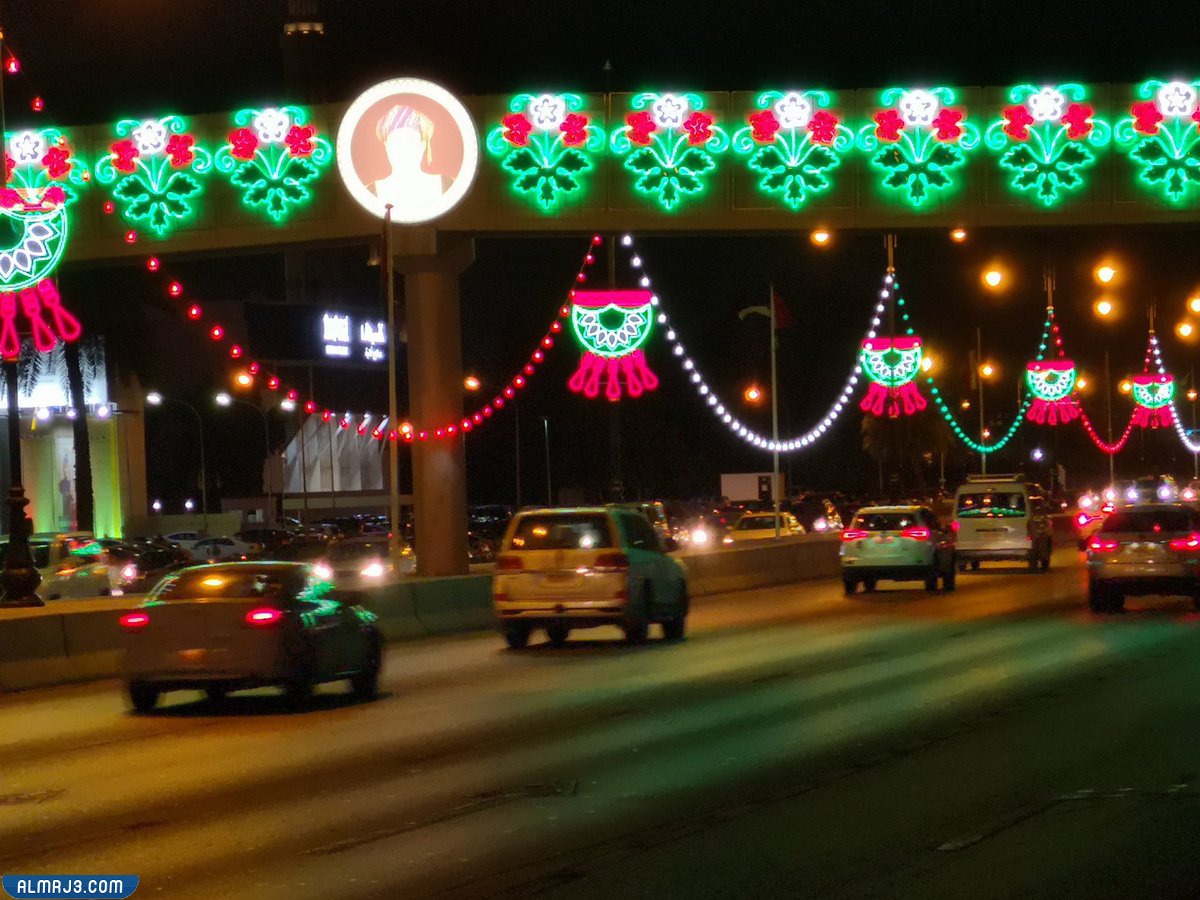 زينة العيد الوطني العماني في الشارع