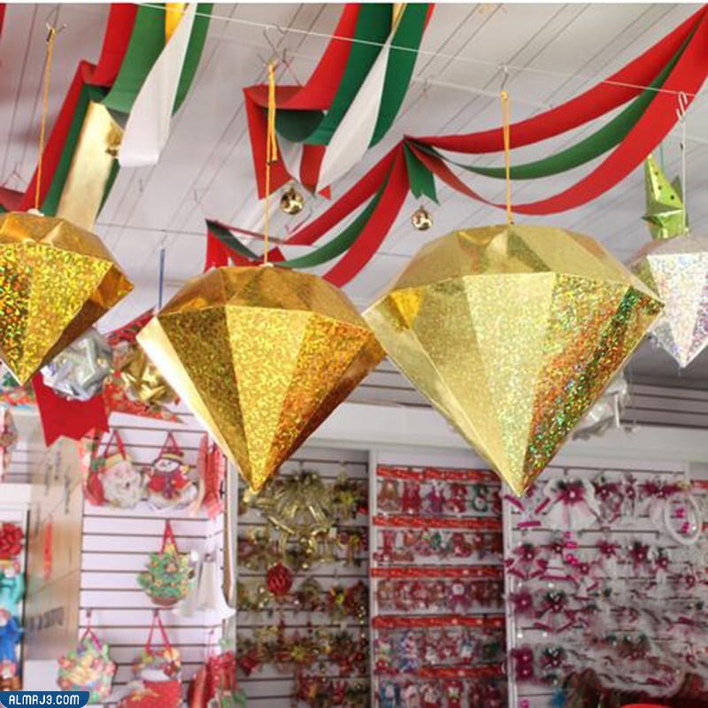 زينة العيد الوطني العماني في المدارس والمنازل