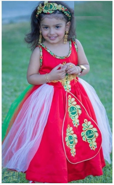 صور فساتين العيد الوطني العماني 1443