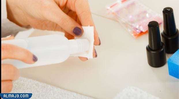 طريقة إزالة المناكير من على الجلد