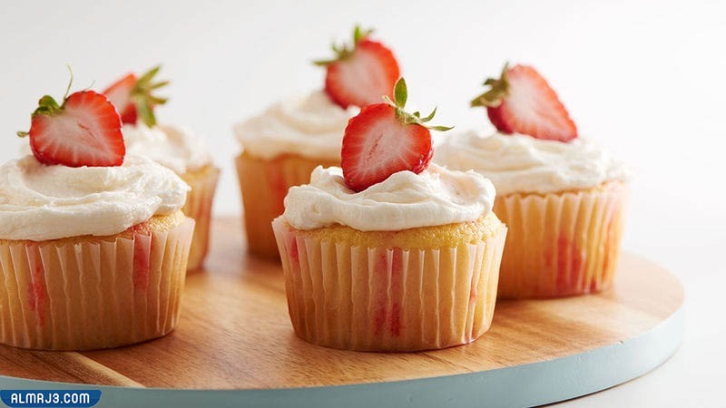 طريقة عمل الكب كيك بالفراولة