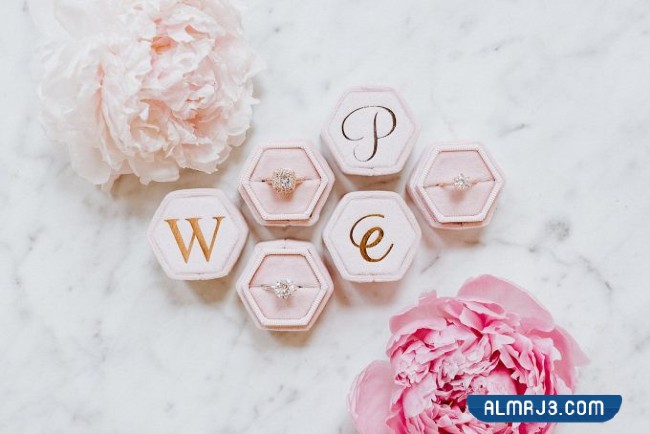 علبة بالخاتم