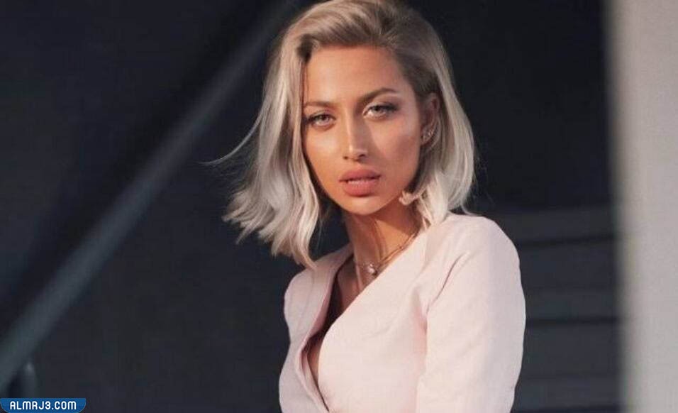 كم طول ووزن المودل روز