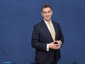 هل تم اعتقال مدير فايزر