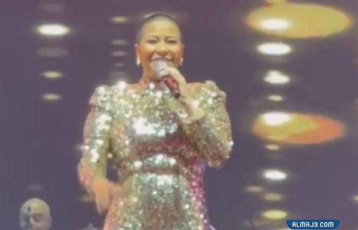 اطلالة شيرين عبدالوهاب صلعاء في حفلها بأبوظبي