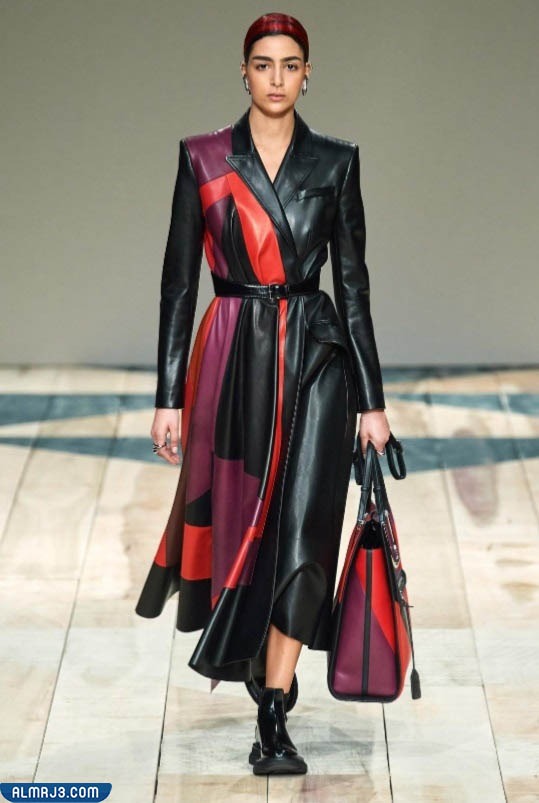 الفساتين الجلد لموضة شتاء ٢٠٢٢