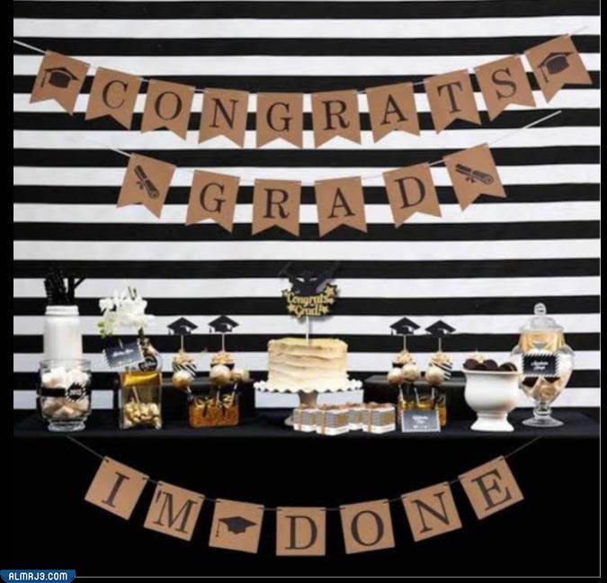  عمل طاولة التخرج