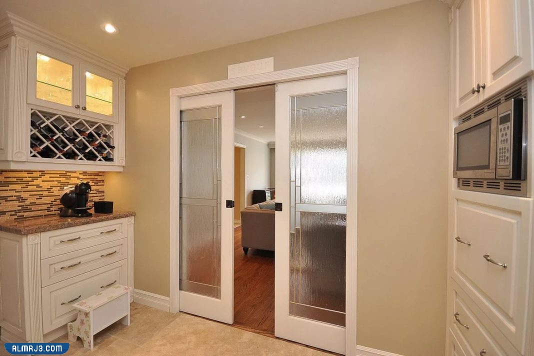 ابواب خشب ابيض مودرن وكلاسيك 2022