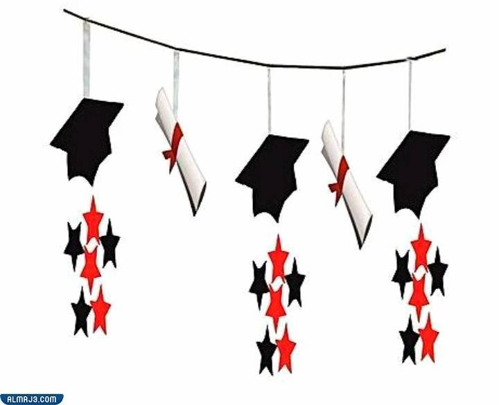 تزيين الجدران بفروع الزينة