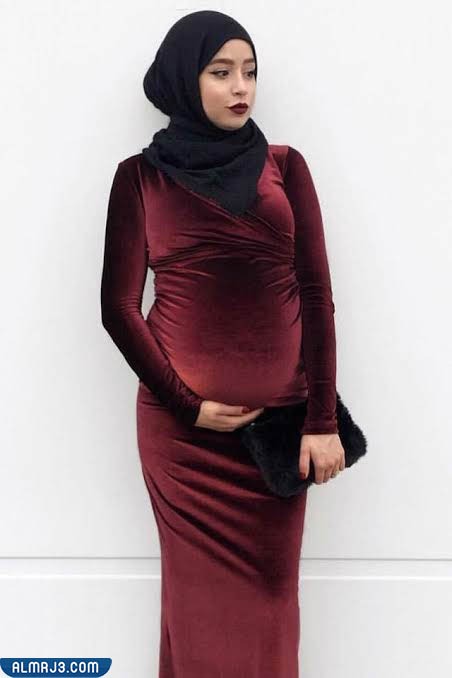 فساتين تناسب حفلة رأس السنة الميلادية للحوامل2022