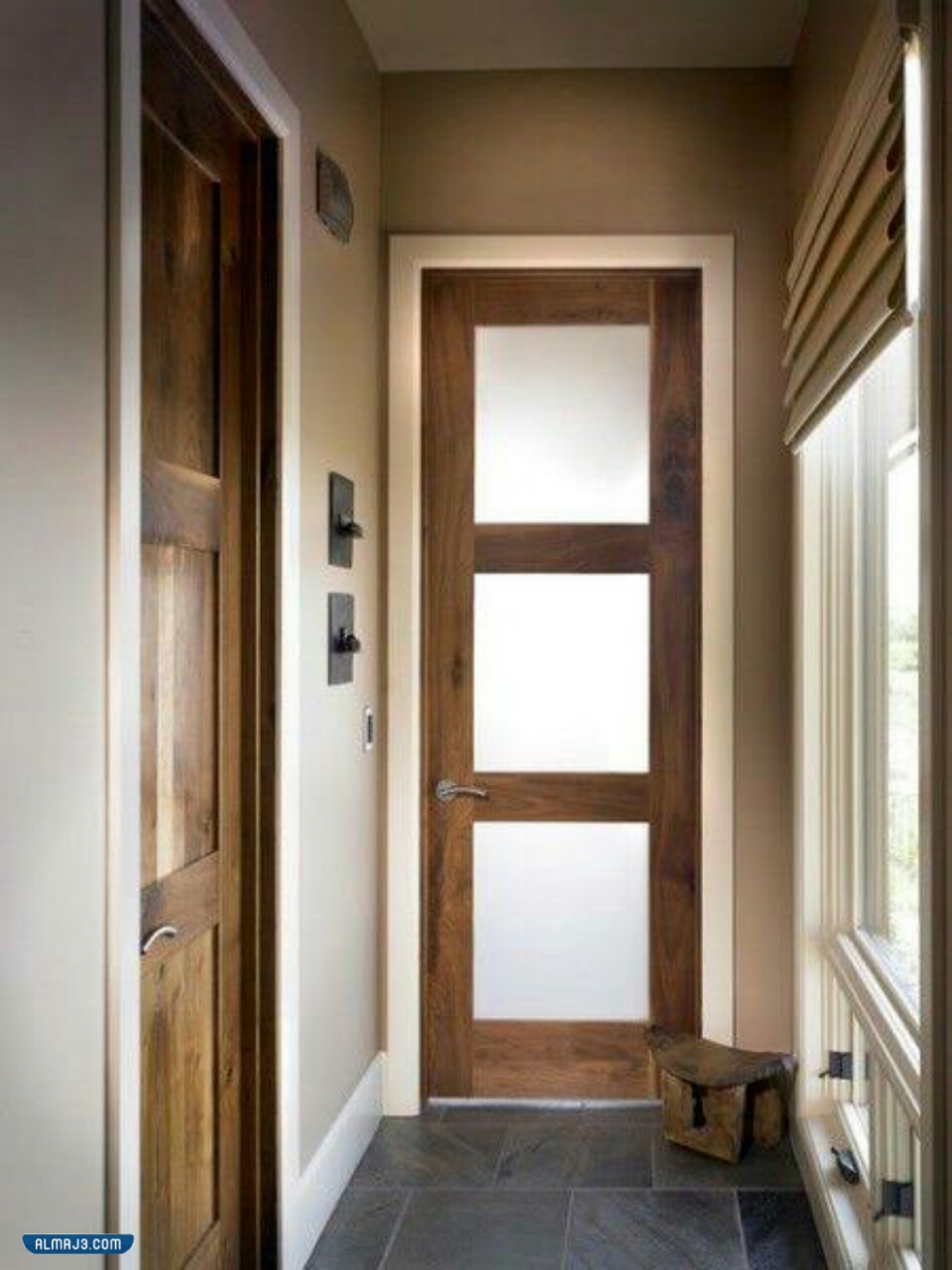 صور ديكورات ابواب خشب 2022 داخلية مع زجاج