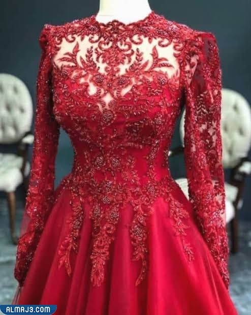 فساتين لامعة للفتيات تناسب الحفلات في ليلة رأس السنة الميلادية