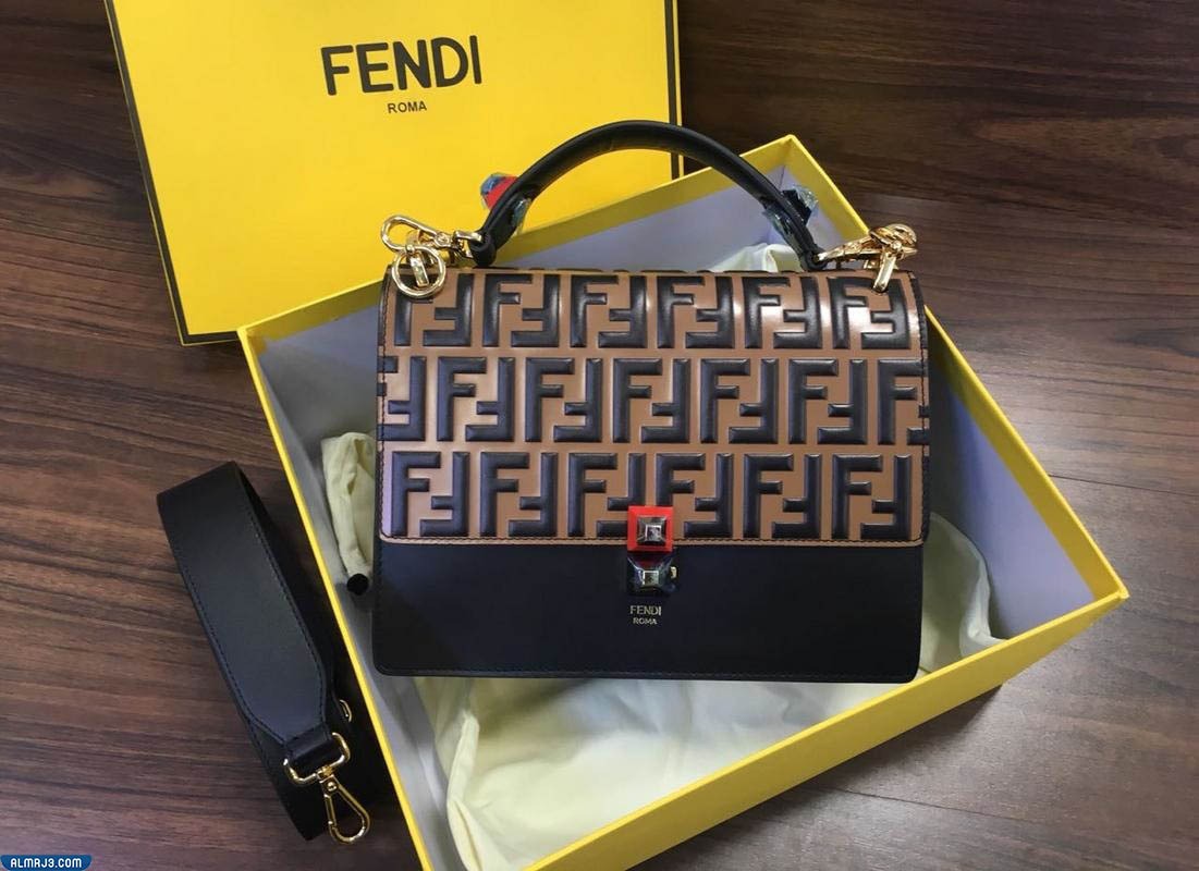 ماركة شنطة فيندي Fendi Peekaboo