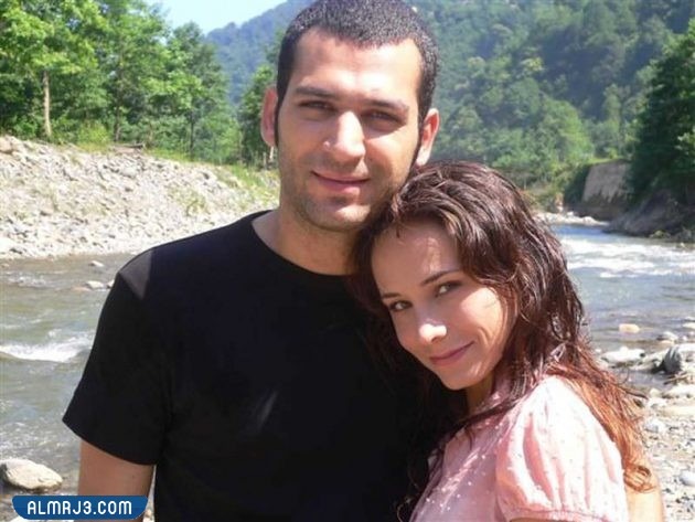 مراد يلدريم وزوجته التركية