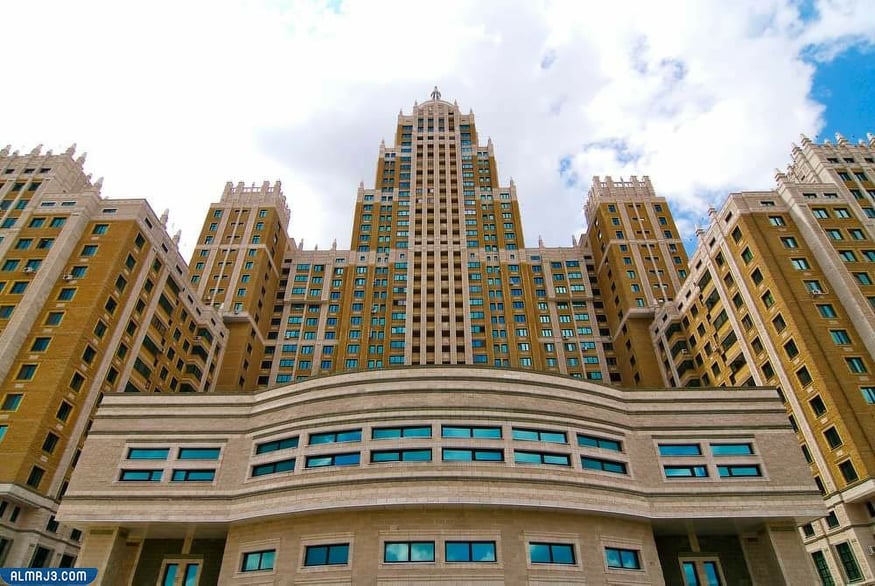 موقع البرج الملكي وتفاصيل عن الهيكل والتصميم