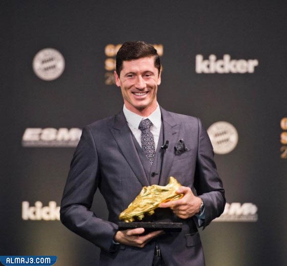 هل ليفاندوفسكي يقرب لهتلر