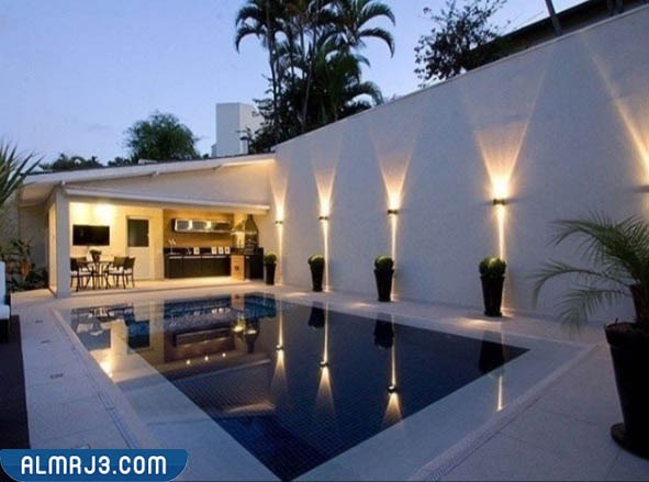 السور الخارجي المُصنع من الإضاءة