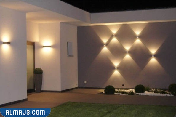 السور الخارجي المُصنع من الإضاءة