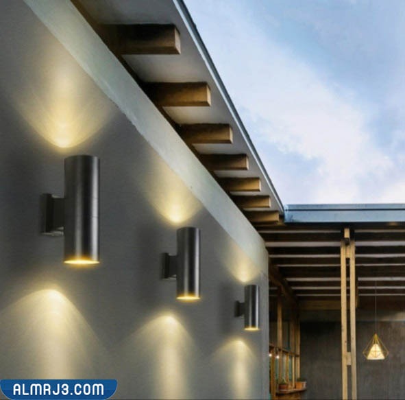 السور الخارجي المُصنع من الإضاءة