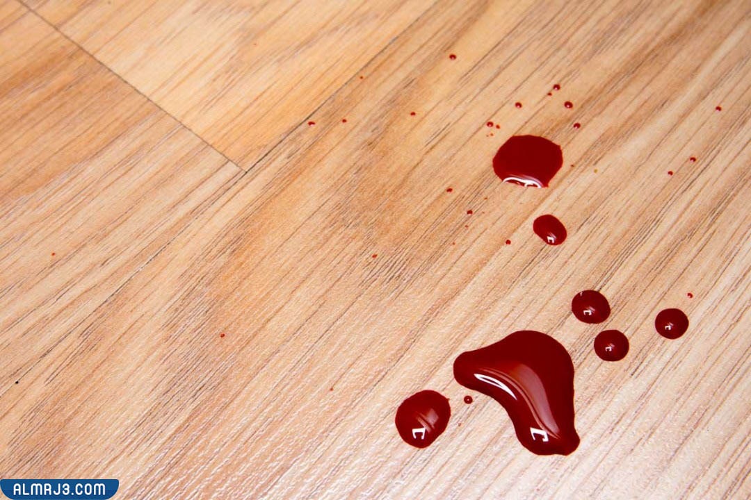 رؤية مسح الدم على الأرض في الحلم