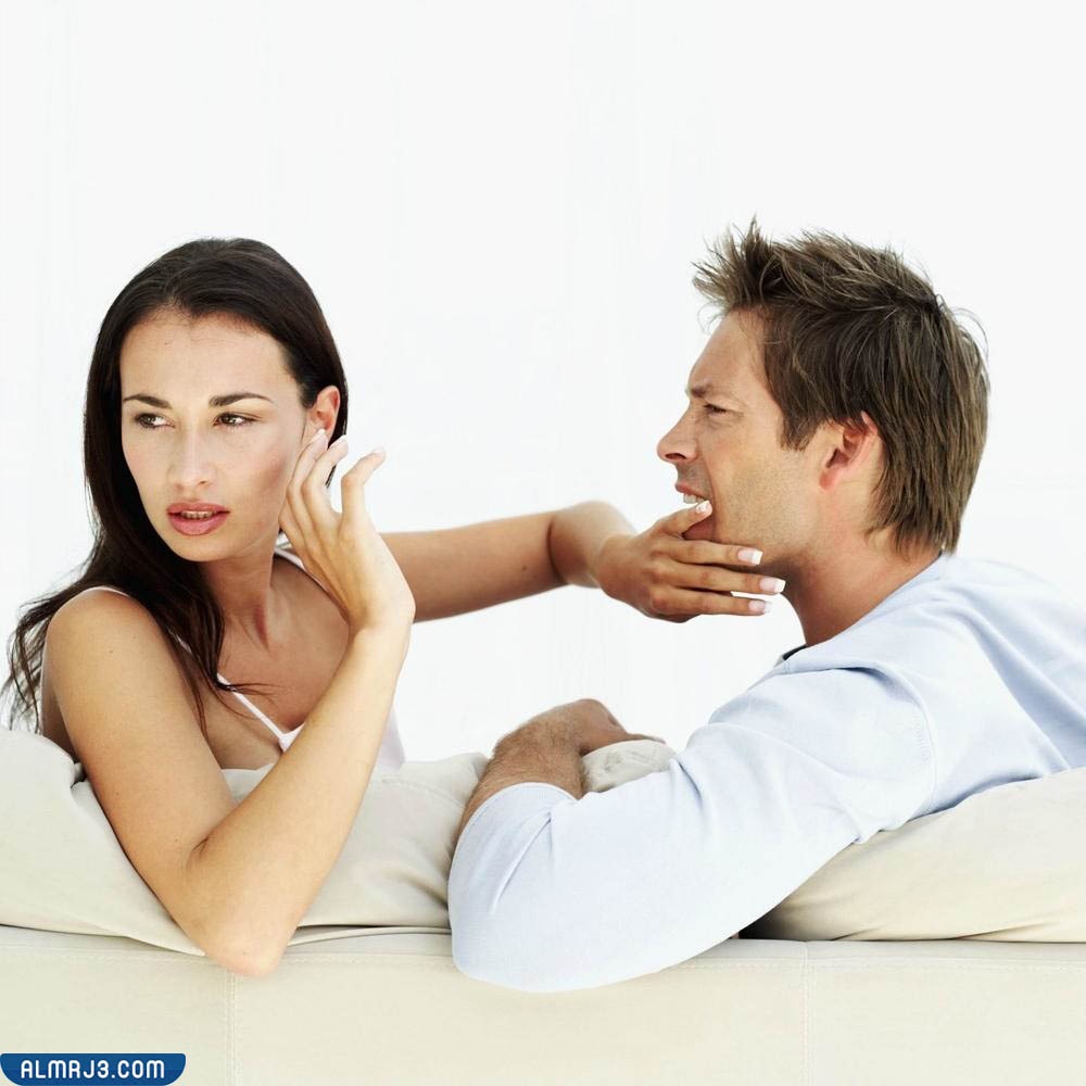 طريقة كشف كذب الزوج من لغة الجسد