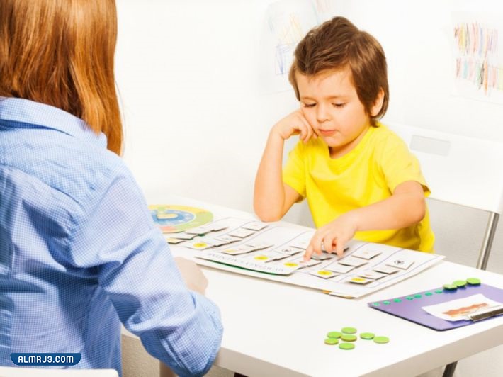 كيفية التعامل مع الطفل المصاب بالتوحد