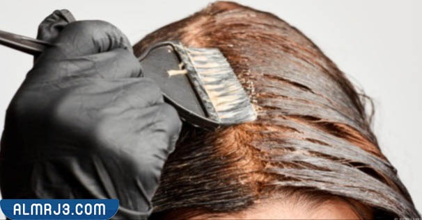 كيفية تطبيق الصبغة على الشعر لتحويل لونه من الأسود للأشقر الرمادي الفاتح