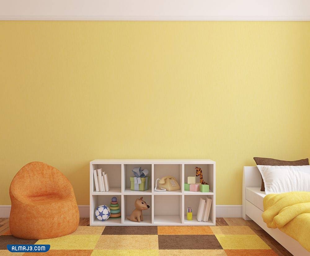 لون أصفر فاتح