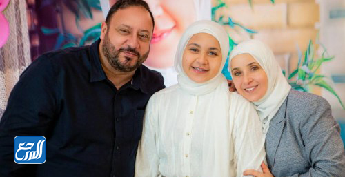 صور جنى مقداد بالحجاب مع عائلتها