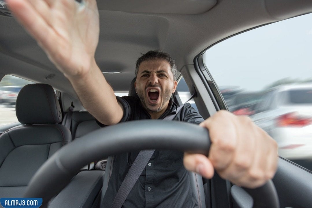 طرق للحد من الغضب أثناء قيادة السيارة