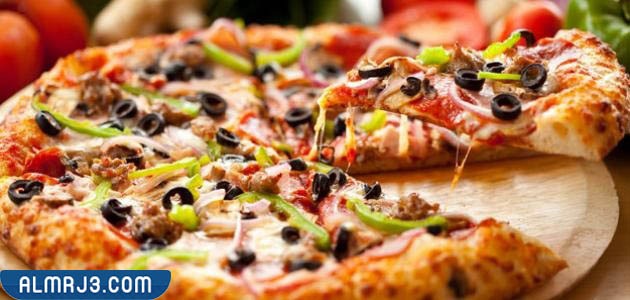 ما هو اصل كلمة بيتزا؟